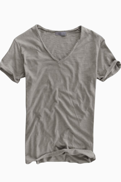 Zachary | V-Neck Tee